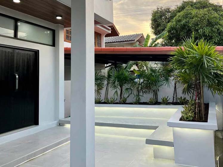 House with Shared Pool in Bangnatrad 